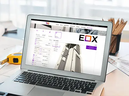 EOX Aufzug Planungstool   Laptop with EOX Planning Tool on screen