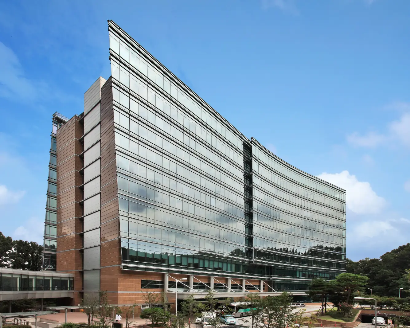 TK Elevator enhances comfort, safety and affordable mobility for your residential projects.