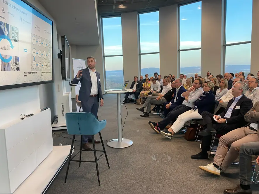 Präsentation im Großen Konferenzraum