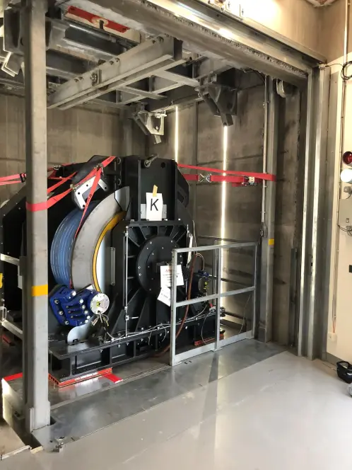 Maschine im Transportschacht auf 226m Höhe